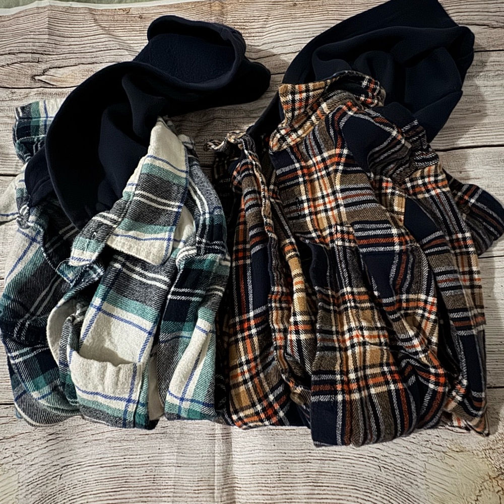 Bundle of 2 Old Navy Checkered Flannel Shirts w hoodie boys
